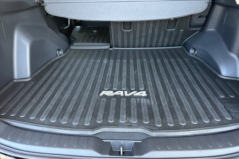 Toyota RAV4 Prime Vehicle Full-screen Gallery Image 15