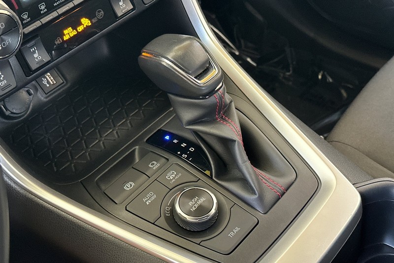 Toyota RAV4 Prime Vehicle Full-screen Gallery Image 21