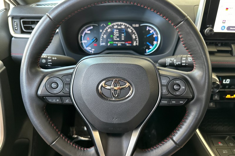 Toyota RAV4 Prime Vehicle Full-screen Gallery Image 23