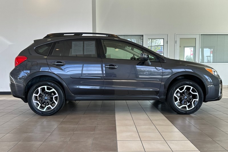 Subaru Crosstrek Vehicle Full-screen Gallery Image 03