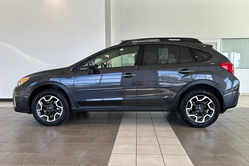 Subaru Crosstrek Vehicle Full-screen Gallery Image 07