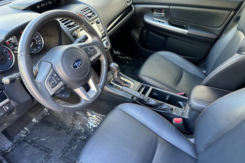 Subaru Crosstrek Vehicle Full-screen Gallery Image 10