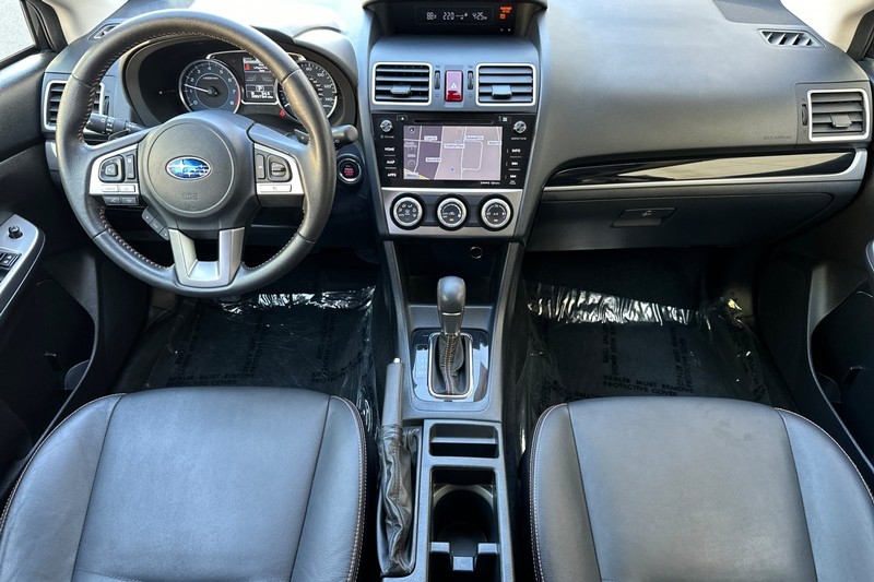 Subaru Crosstrek Vehicle Full-screen Gallery Image 13