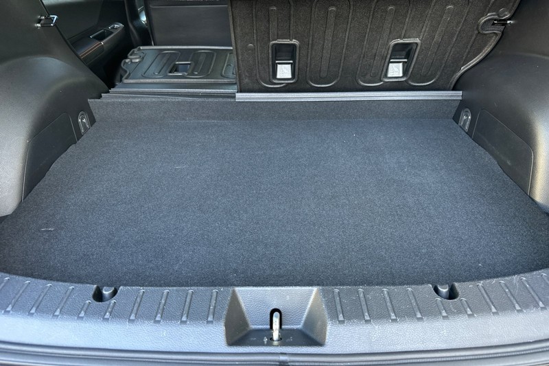 Subaru Crosstrek Vehicle Full-screen Gallery Image 15