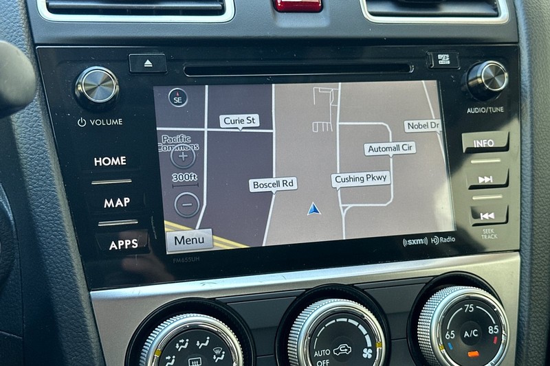 Subaru Crosstrek Vehicle Full-screen Gallery Image 19