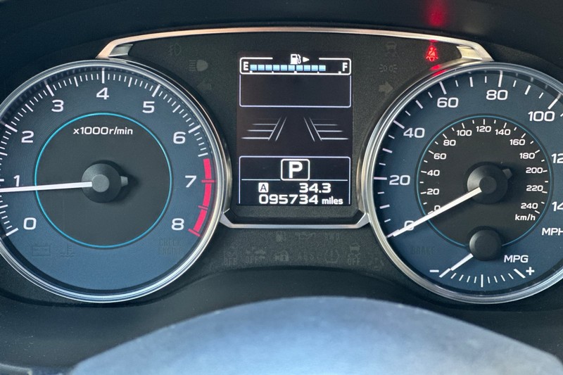 Subaru Crosstrek Vehicle Full-screen Gallery Image 26