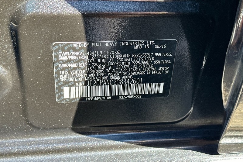 Subaru Crosstrek Vehicle Full-screen Gallery Image 30