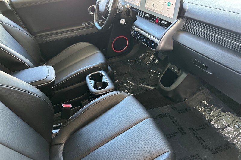 Hyundai IONIQ 5 Vehicle Full-screen Gallery Image 16