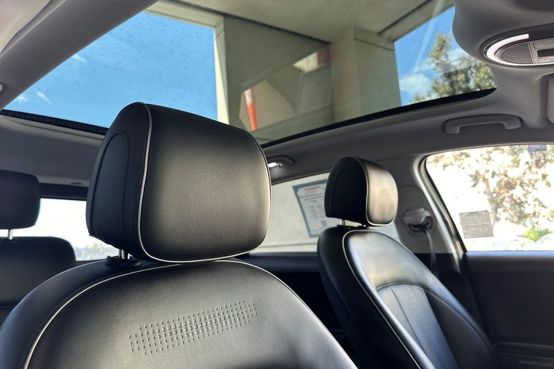 Hyundai IONIQ 5 Vehicle Full-screen Gallery Image 17