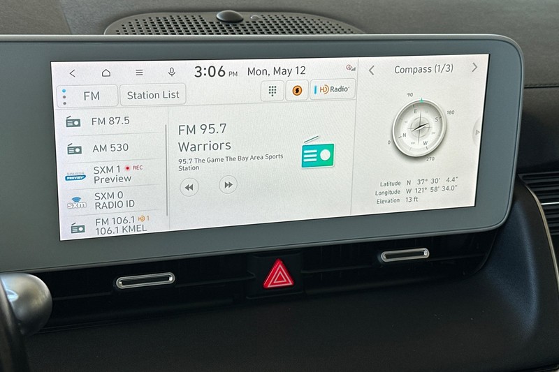 Hyundai IONIQ 5 Vehicle Full-screen Gallery Image 18