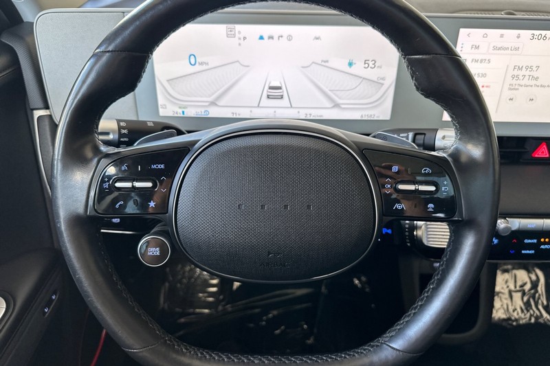 Hyundai IONIQ 5 Vehicle Full-screen Gallery Image 24