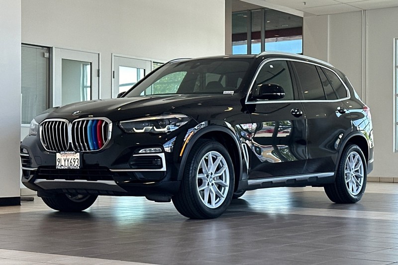 BMW X5 Vehicle Full-screen Gallery Image 08