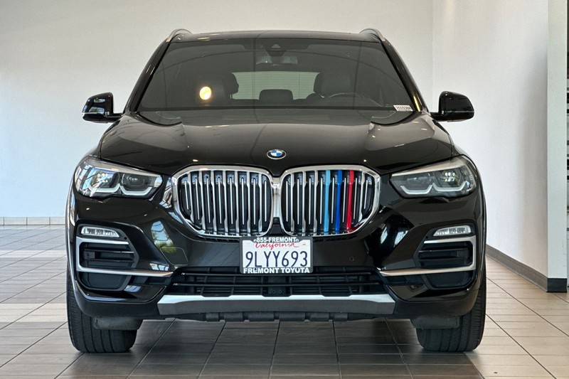 BMW X5 Vehicle Full-screen Gallery Image 09