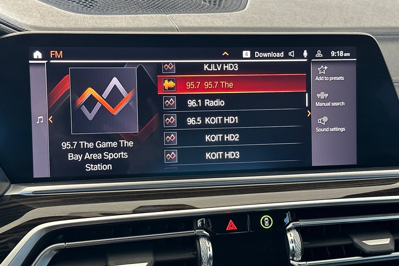 BMW X5 Vehicle Full-screen Gallery Image 18