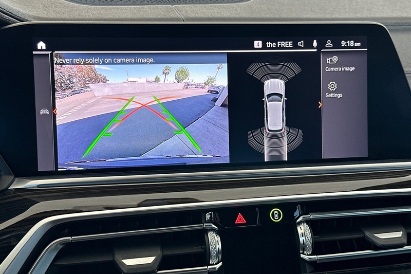 BMW X5 Vehicle Full-screen Gallery Image 20