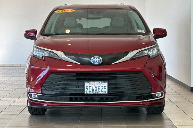 Toyota Sienna Vehicle Full-screen Gallery Image 09