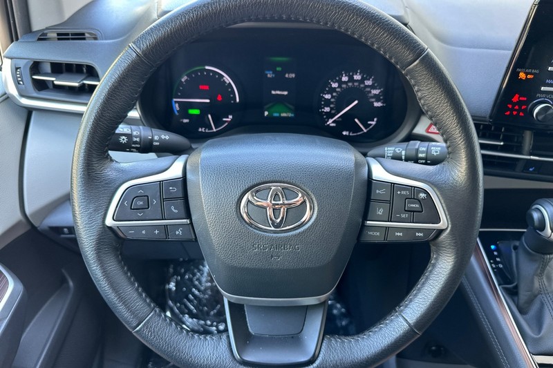 Toyota Sienna Vehicle Full-screen Gallery Image 24
