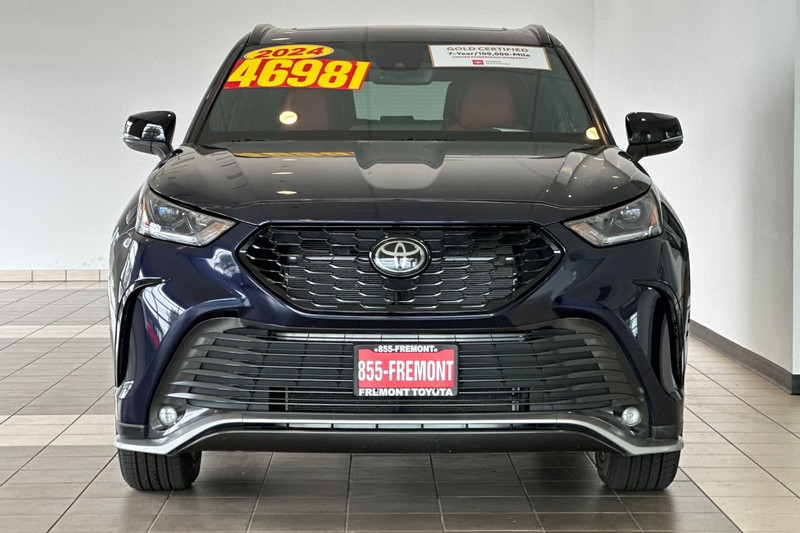 Toyota Highlander Vehicle Full-screen Gallery Image 09