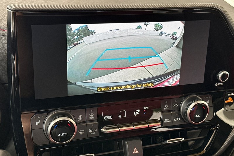 Toyota Highlander Vehicle Full-screen Gallery Image 20