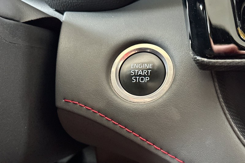Toyota Highlander Vehicle Full-screen Gallery Image 23