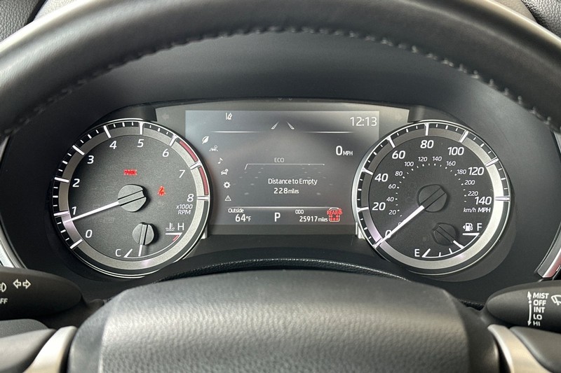 Toyota Highlander Vehicle Full-screen Gallery Image 25