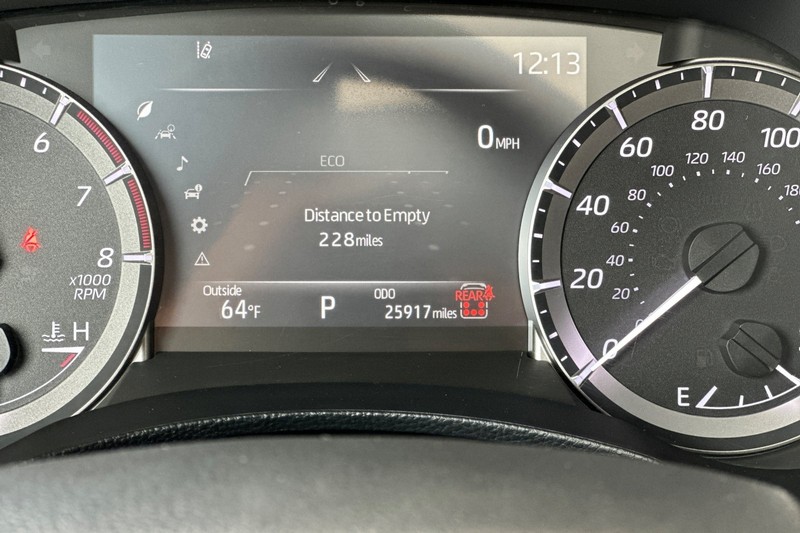 Toyota Highlander Vehicle Full-screen Gallery Image 26