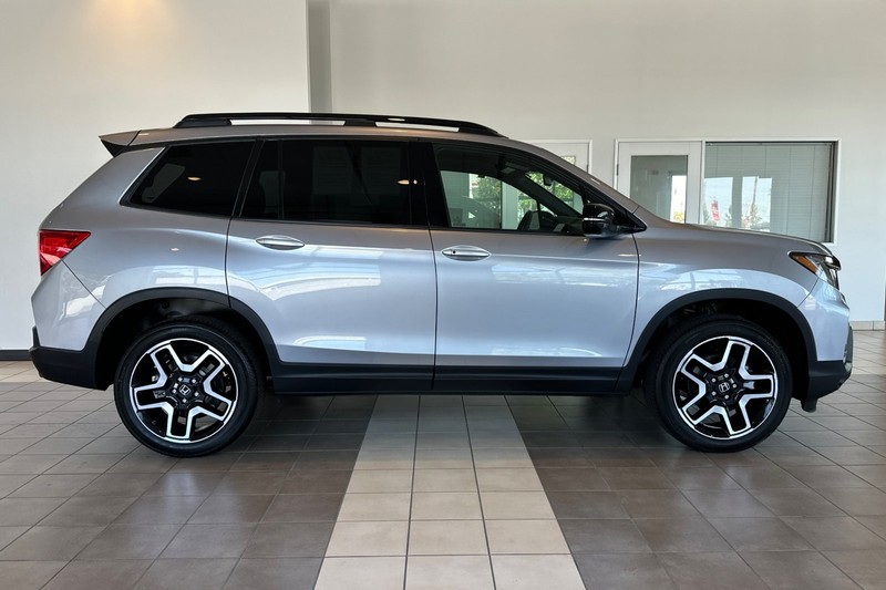 Honda Passport Vehicle Full-screen Gallery Image 03