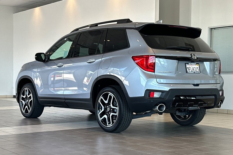 Honda Passport Vehicle Full-screen Gallery Image 06