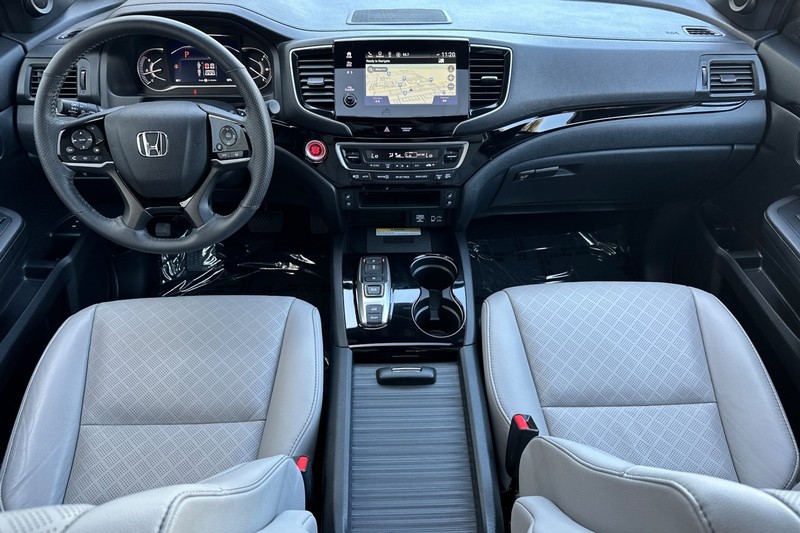 Honda Passport Vehicle Full-screen Gallery Image 13