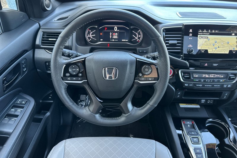 Honda Passport Vehicle Full-screen Gallery Image 14