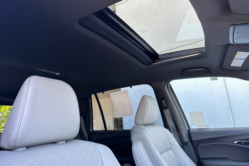 Honda Passport Vehicle Full-screen Gallery Image 17