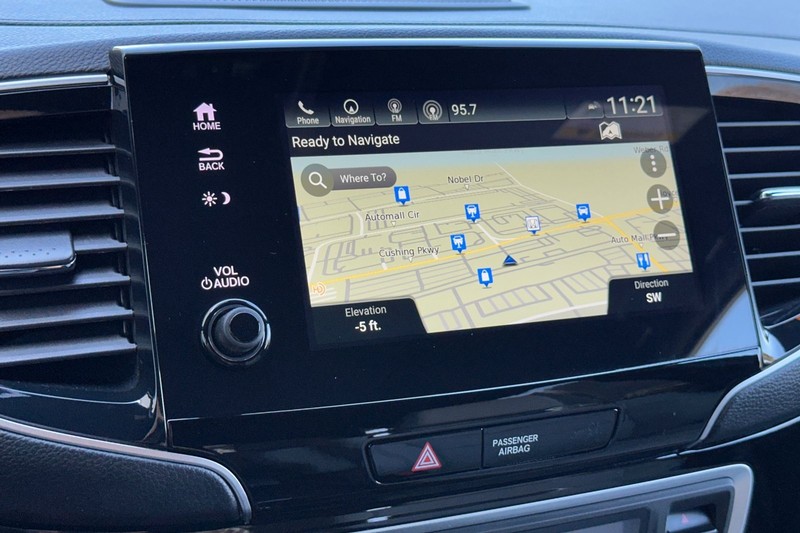 Honda Passport Vehicle Full-screen Gallery Image 19
