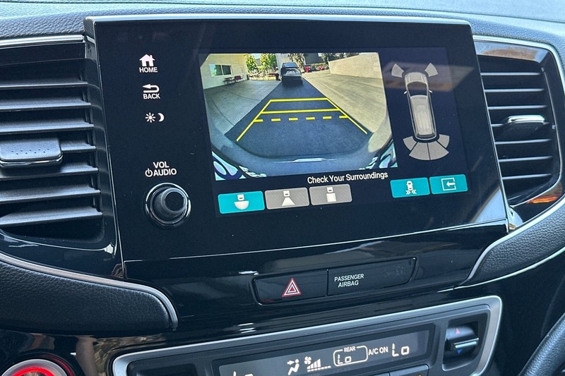 Honda Passport Vehicle Full-screen Gallery Image 20