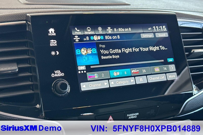 Honda Passport Vehicle Full-screen Gallery Image 29