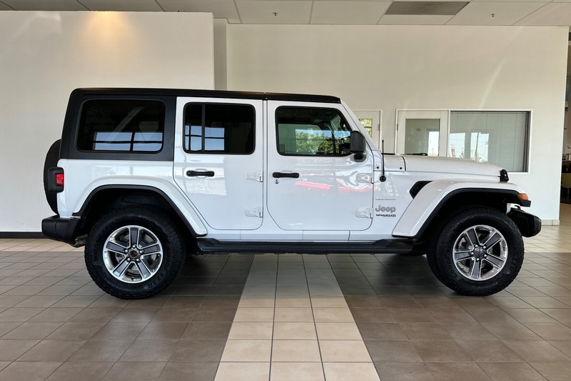 Jeep Wrangler Unlimited Vehicle Full-screen Gallery Image 03