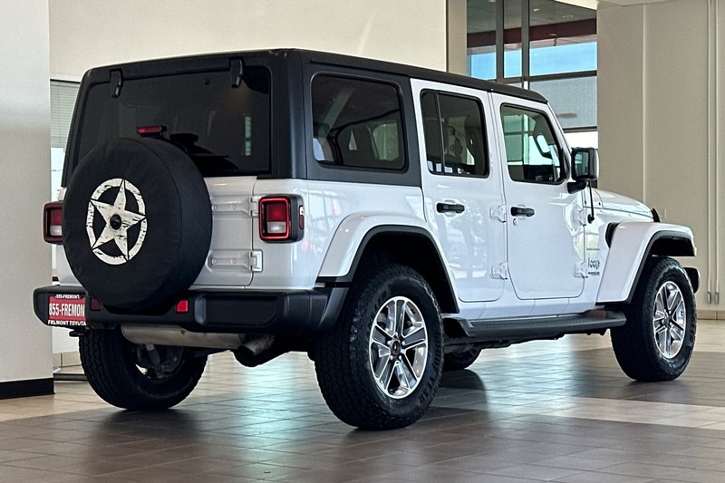Jeep Wrangler Unlimited Vehicle Full-screen Gallery Image 04