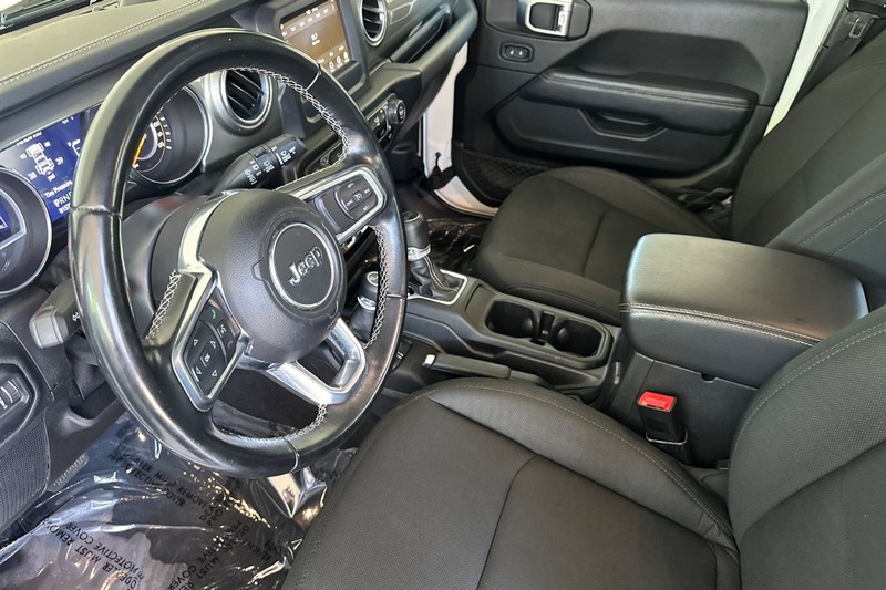 Jeep Wrangler Unlimited Vehicle Full-screen Gallery Image 10