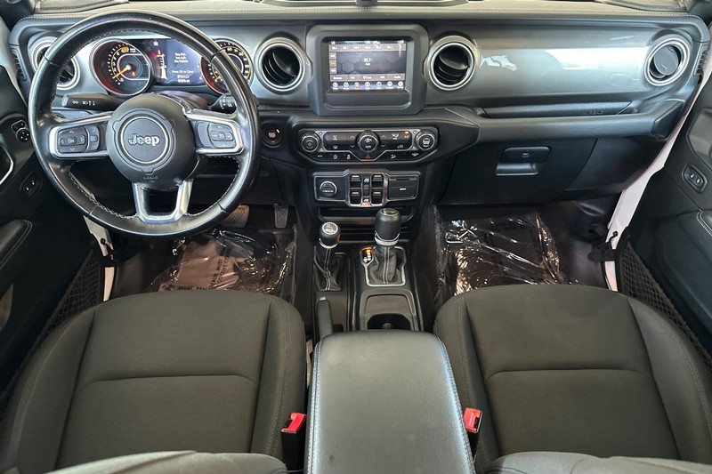 Jeep Wrangler Unlimited Vehicle Full-screen Gallery Image 13