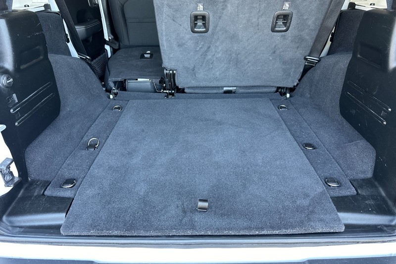 Jeep Wrangler Unlimited Vehicle Full-screen Gallery Image 15