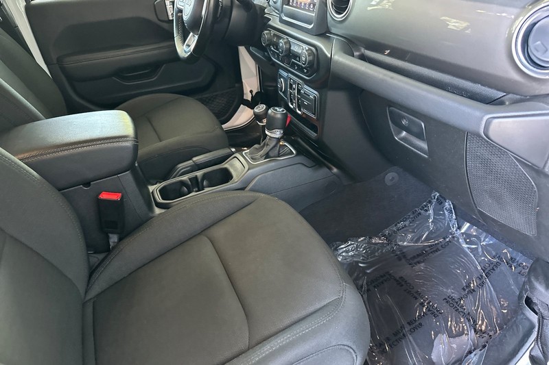 Jeep Wrangler Unlimited Vehicle Full-screen Gallery Image 16