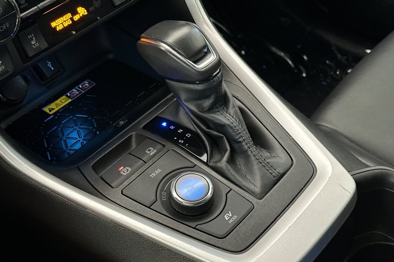 Toyota RAV4 Vehicle Full-screen Gallery Image 22