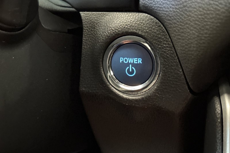 Toyota RAV4 Vehicle Full-screen Gallery Image 23