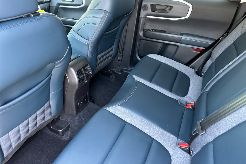Ford Bronco Sport Vehicle Full-screen Gallery Image 12