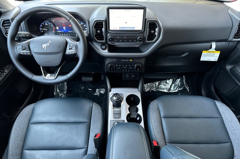 Ford Bronco Sport Vehicle Full-screen Gallery Image 13