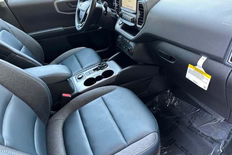 Ford Bronco Sport Vehicle Full-screen Gallery Image 16