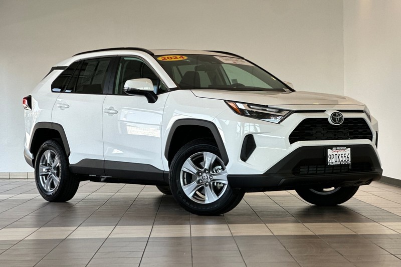 Toyota RAV4 Vehicle Full-screen Gallery Image 02