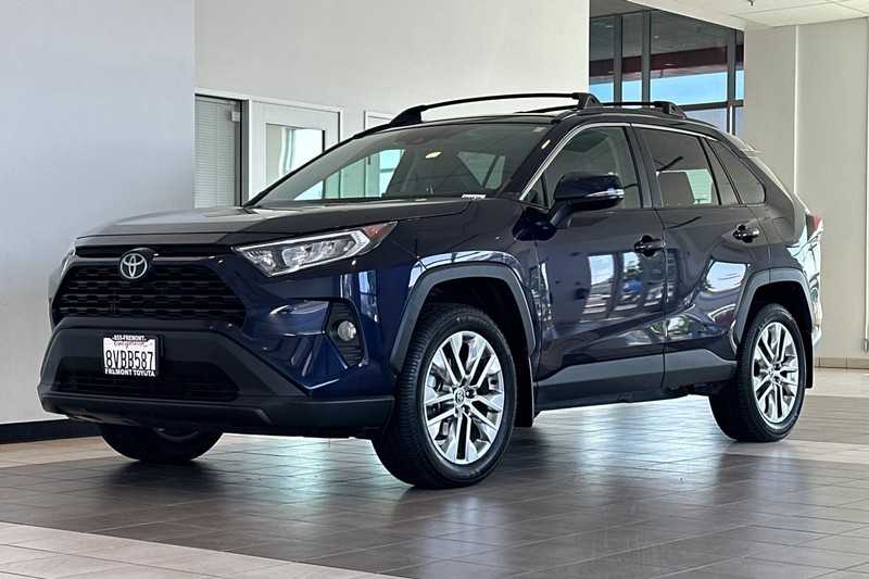 Toyota RAV4 Vehicle Full-screen Gallery Image 08