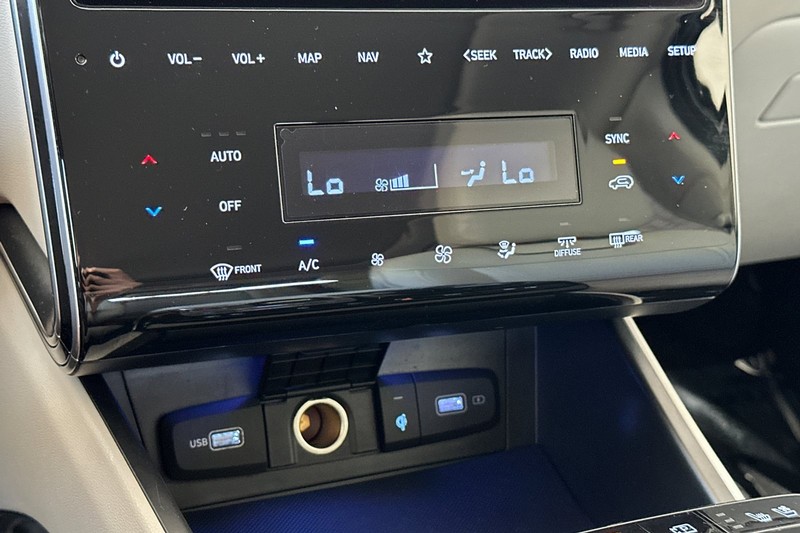Hyundai Tucson Vehicle Full-screen Gallery Image 21