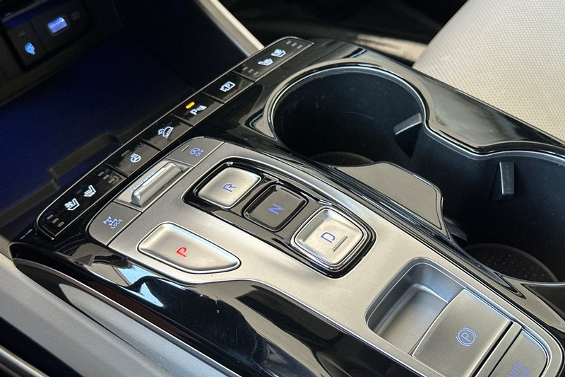 Hyundai Tucson Vehicle Full-screen Gallery Image 22