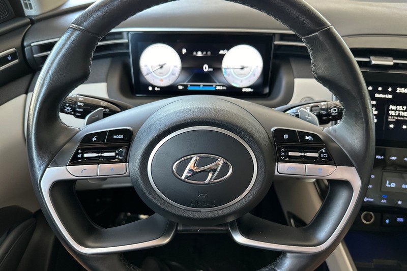 Hyundai Tucson Vehicle Full-screen Gallery Image 24